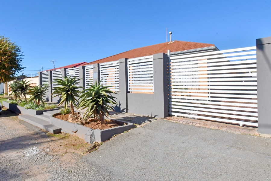 3 Bedroom Property for Sale in Crosby Gauteng