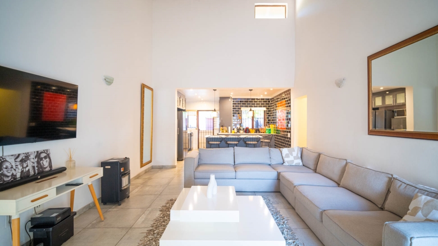 4 Bedroom Property for Sale in Lonehill Gauteng