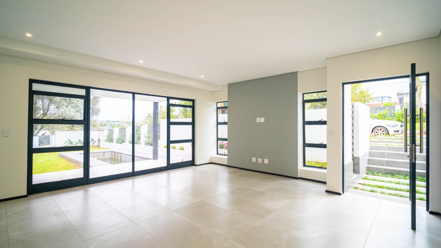 4 Bedroom Property for Sale in Helderfontein Estate Gauteng