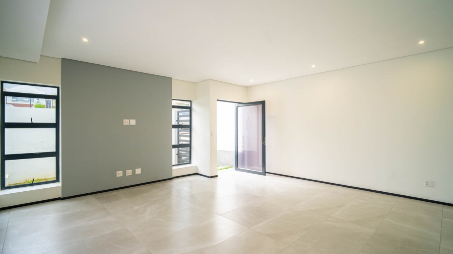 4 Bedroom Property for Sale in Helderfontein Estate Gauteng