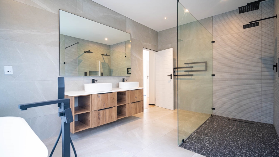 4 Bedroom Property for Sale in Helderfontein Estate Gauteng