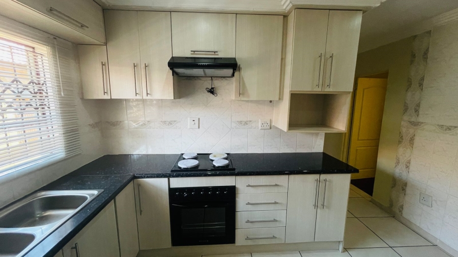 3 Bedroom Property for Sale in Soshanguve GG Gauteng