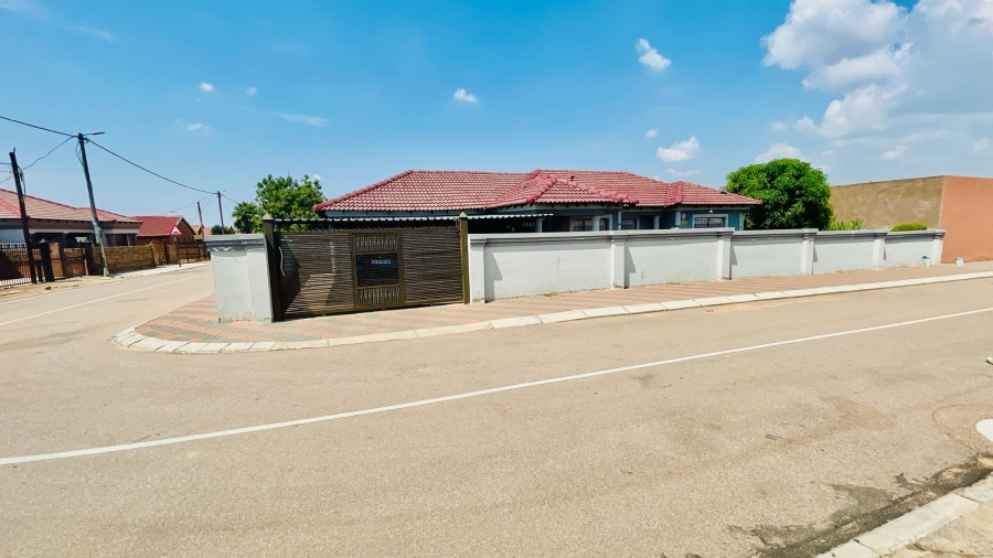 3 Bedroom Property for Sale in Soshanguve GG Gauteng