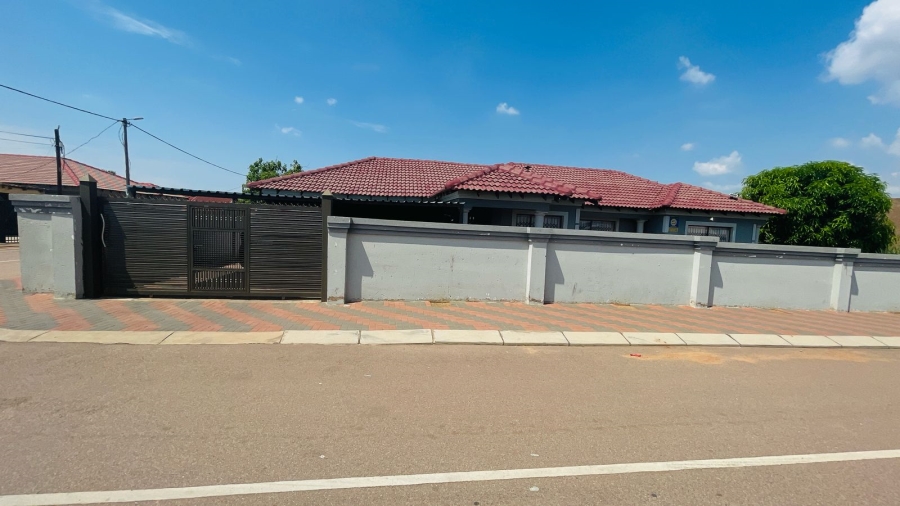 3 Bedroom Property for Sale in Soshanguve GG Gauteng