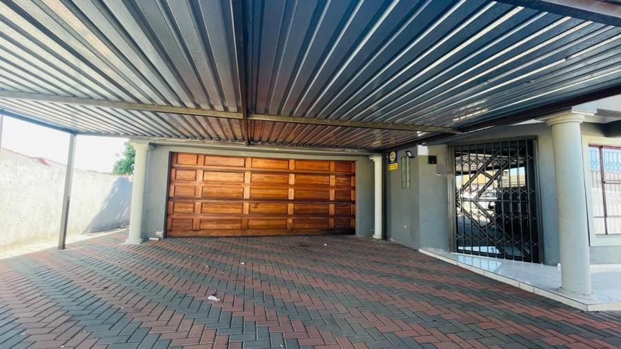3 Bedroom Property for Sale in Soshanguve GG Gauteng