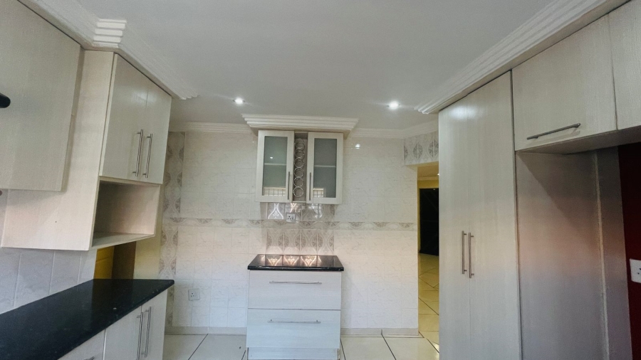 3 Bedroom Property for Sale in Soshanguve GG Gauteng