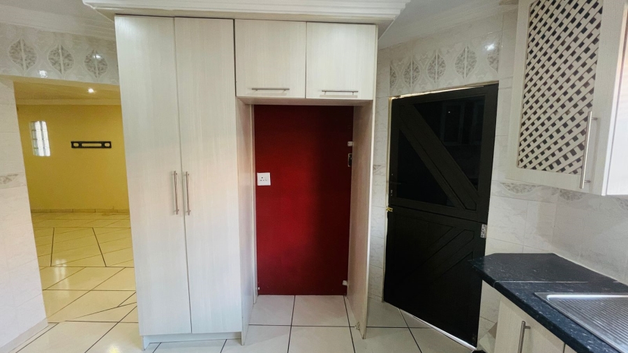 3 Bedroom Property for Sale in Soshanguve GG Gauteng