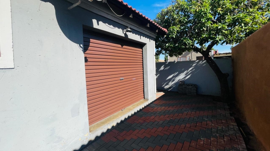 3 Bedroom Property for Sale in Soshanguve GG Gauteng