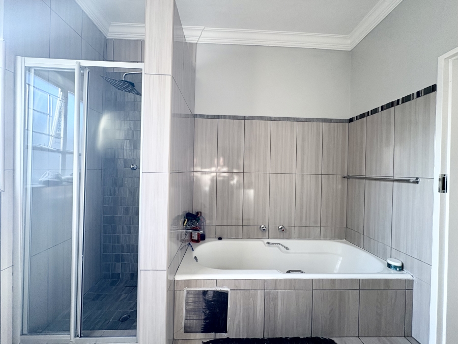 4 Bedroom Property for Sale in Silverton Gauteng