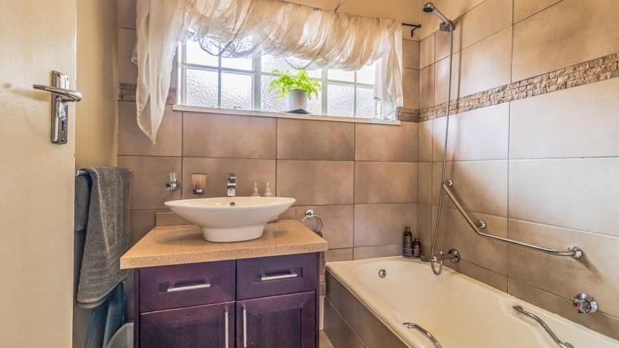 3 Bedroom Property for Sale in Dunvegan Gauteng