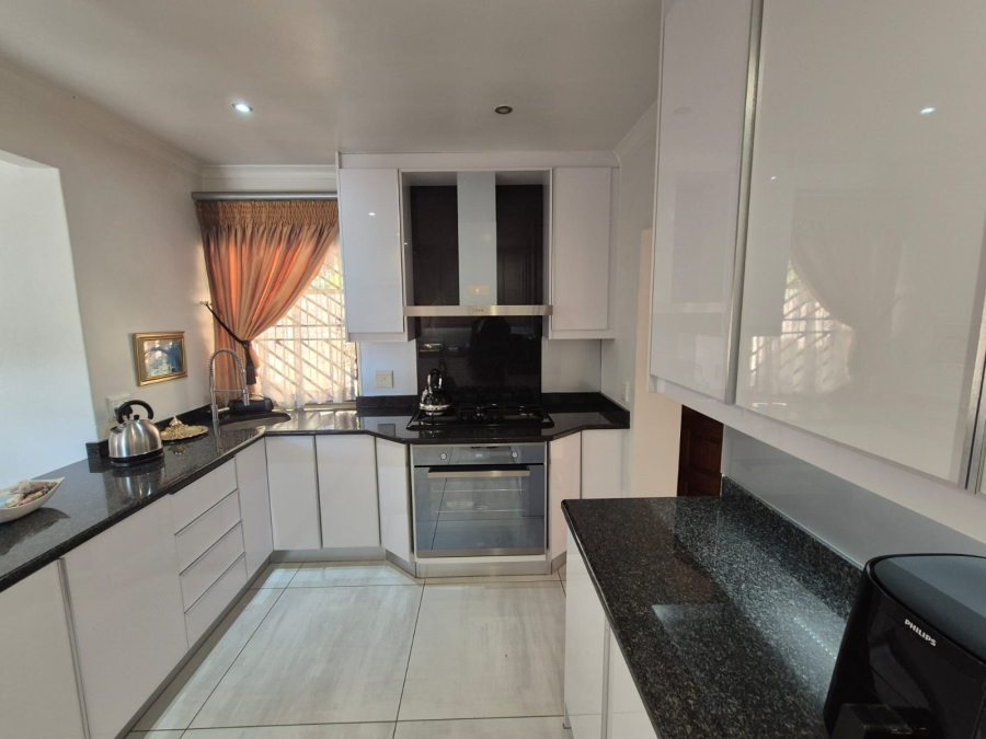 3 Bedroom Property for Sale in Glenvista Gauteng