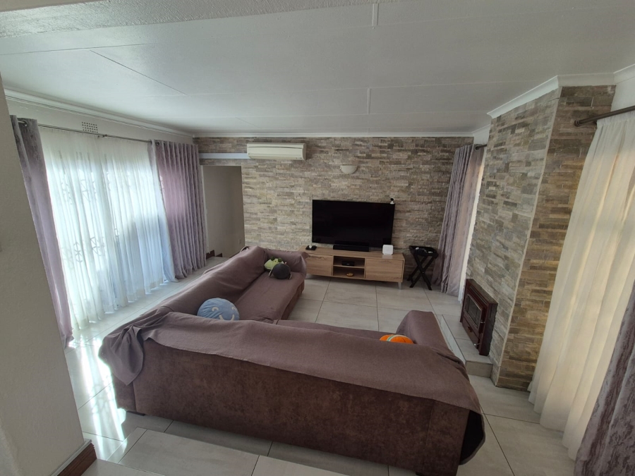 3 Bedroom Property for Sale in Glenvista Gauteng