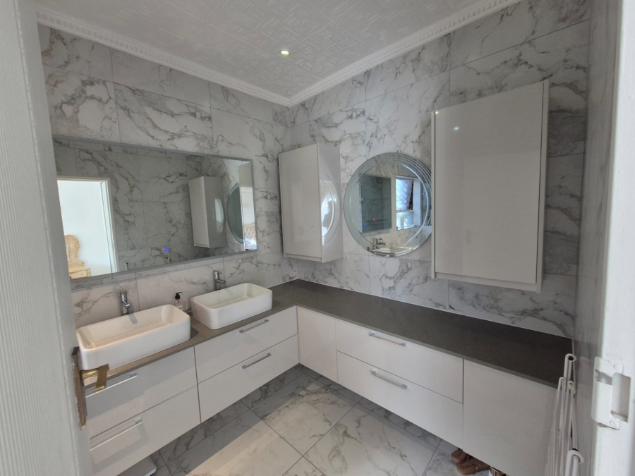 3 Bedroom Property for Sale in Glenvista Gauteng