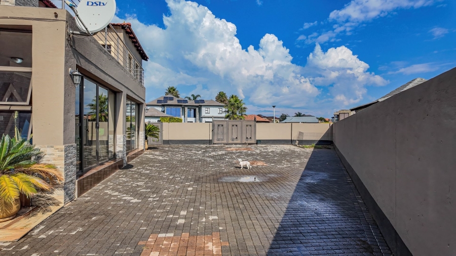 5 Bedroom Property for Sale in Savannah Country Estate Gauteng