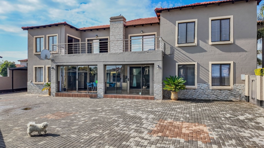 5 Bedroom Property for Sale in Savannah Country Estate Gauteng