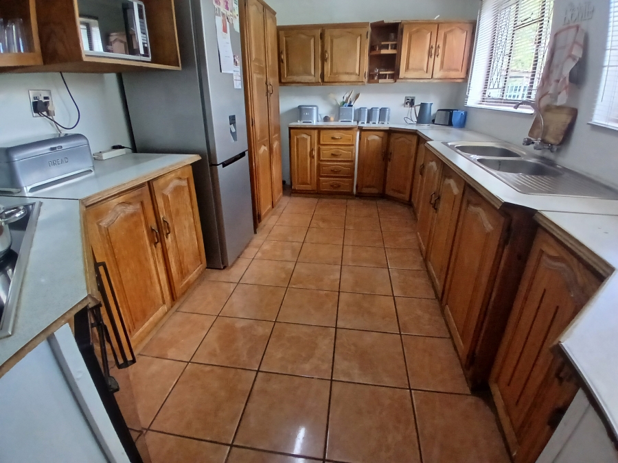 3 Bedroom Property for Sale in Dunnottar Gauteng