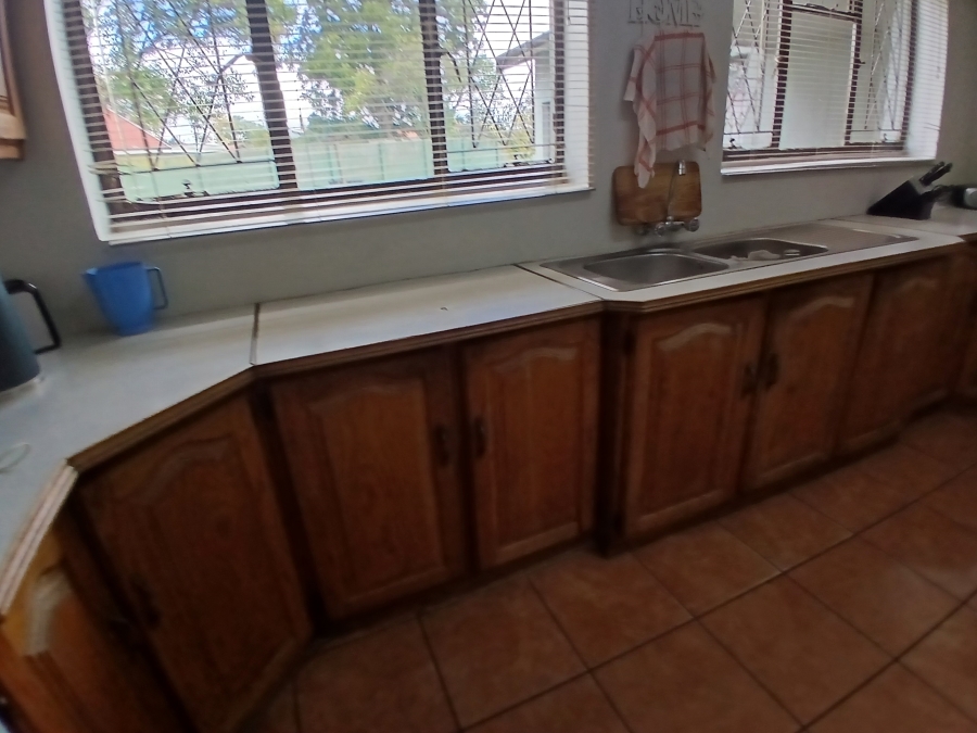 3 Bedroom Property for Sale in Dunnottar Gauteng