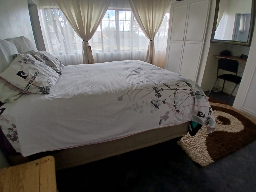 3 Bedroom Property for Sale in Dunnottar Gauteng