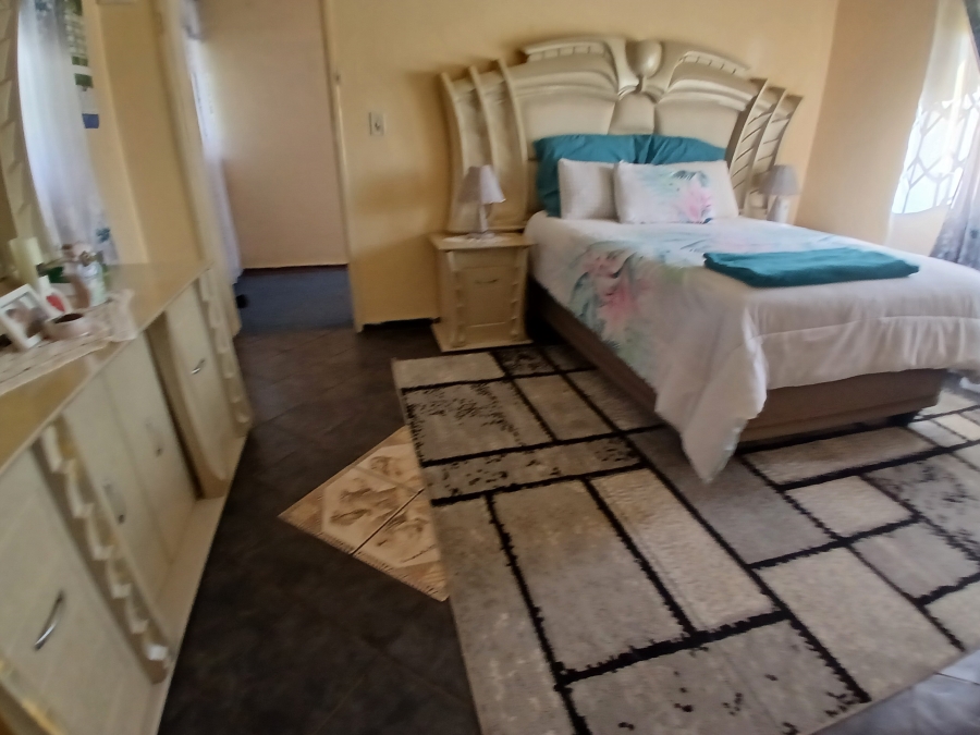 3 Bedroom Property for Sale in Dunnottar Gauteng