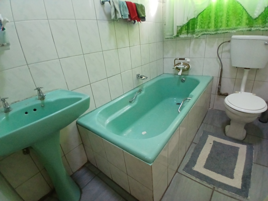 3 Bedroom Property for Sale in Dunnottar Gauteng