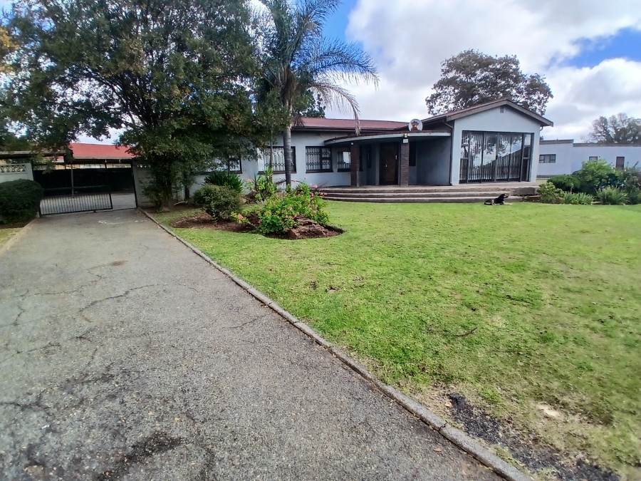 3 Bedroom Property for Sale in Dunnottar Gauteng