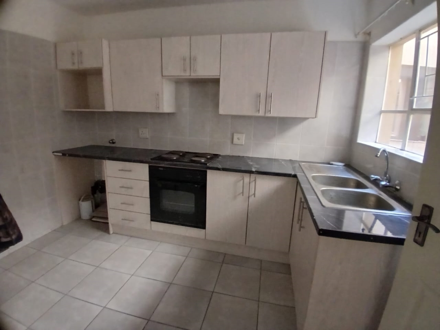 2 Bedroom Property for Sale in Edenvale Central Gauteng
