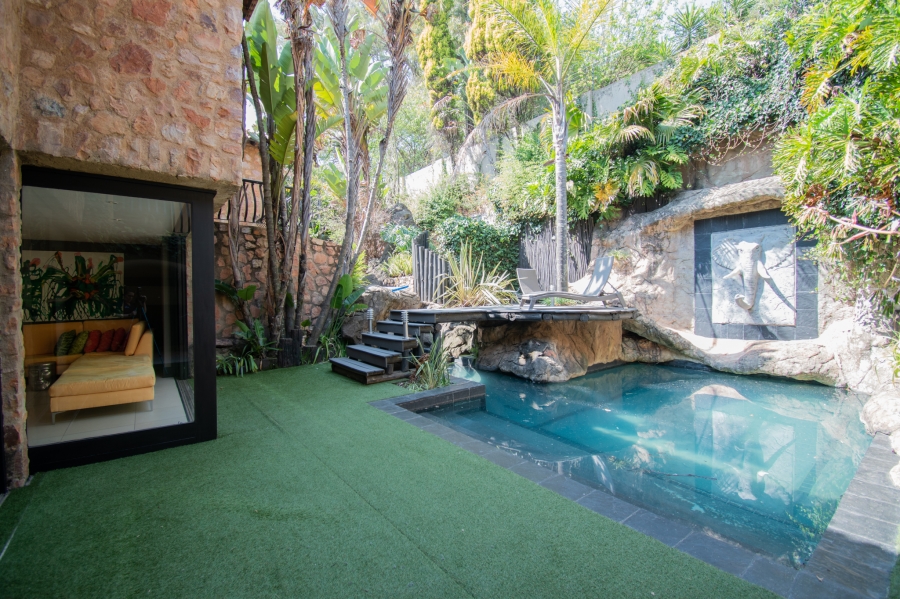 To Let 5 Bedroom Property for Rent in Houghton Estate Gauteng