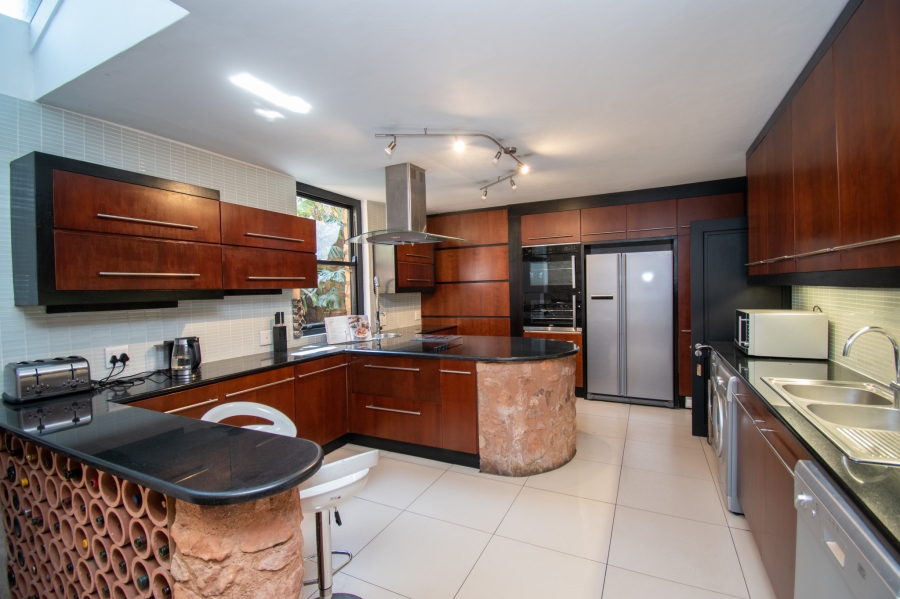 To Let 5 Bedroom Property for Rent in Houghton Estate Gauteng