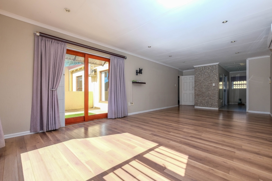 5 Bedroom Property for Sale in Boskruin Gauteng