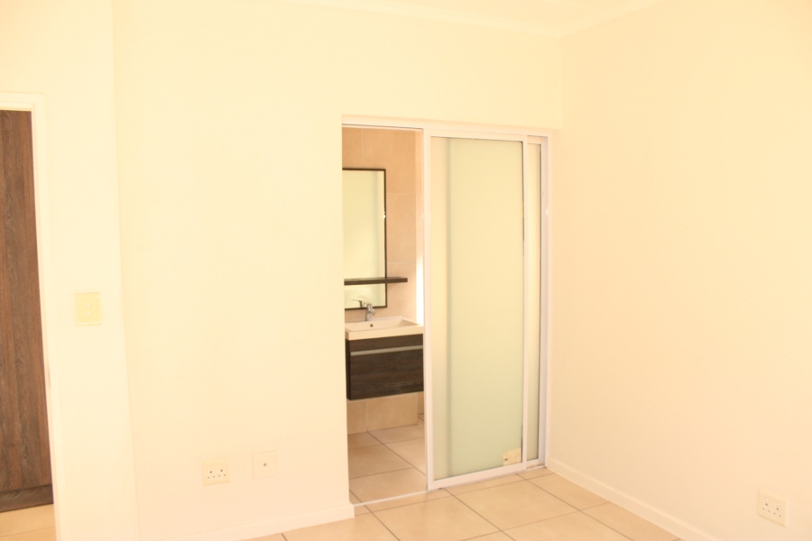 To Let 2 Bedroom Property for Rent in Olivedale Gauteng