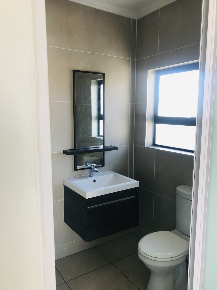 To Let 1 Bedroom Property for Rent in Petervale Gauteng
