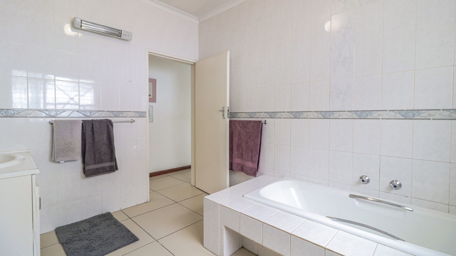 4 Bedroom Property for Sale in Bryanston Gauteng
