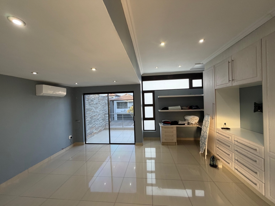 4 Bedroom Property for Sale in Aspen Hills Gauteng