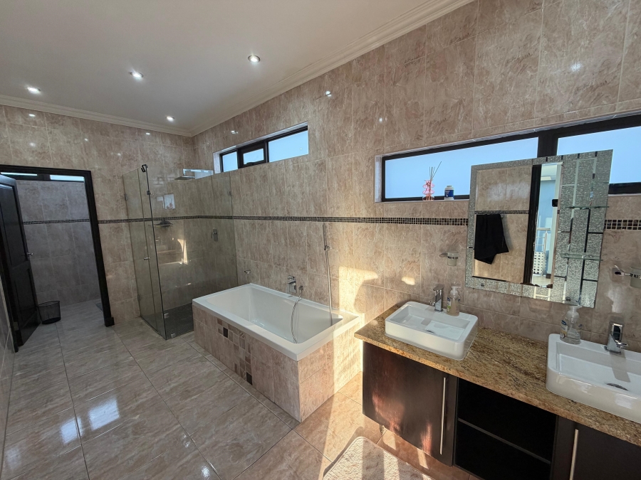 4 Bedroom Property for Sale in Aspen Hills Gauteng