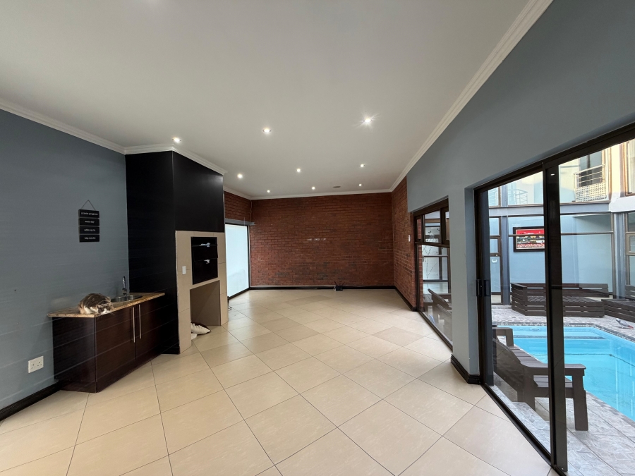 4 Bedroom Property for Sale in Aspen Hills Gauteng