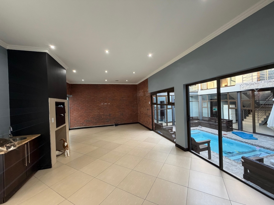 4 Bedroom Property for Sale in Aspen Hills Gauteng