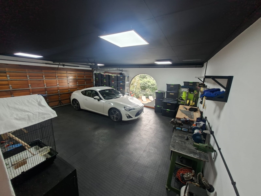3 Bedroom Property for Sale in Wilro Park Gauteng