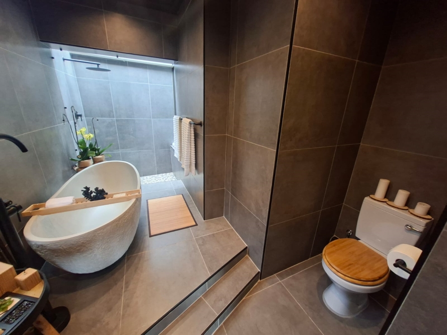 3 Bedroom Property for Sale in Wilro Park Gauteng