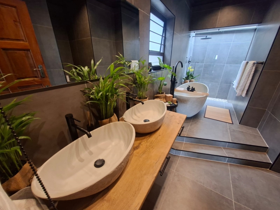 3 Bedroom Property for Sale in Wilro Park Gauteng