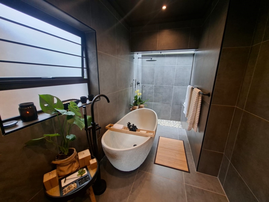 3 Bedroom Property for Sale in Wilro Park Gauteng