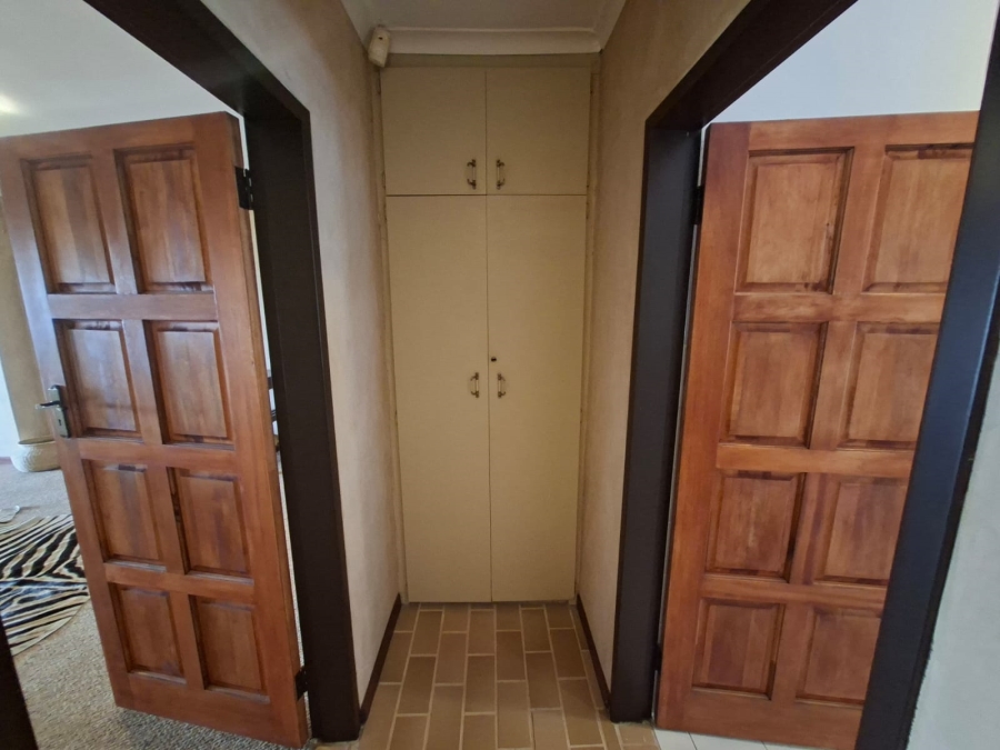 3 Bedroom Property for Sale in Wilro Park Gauteng
