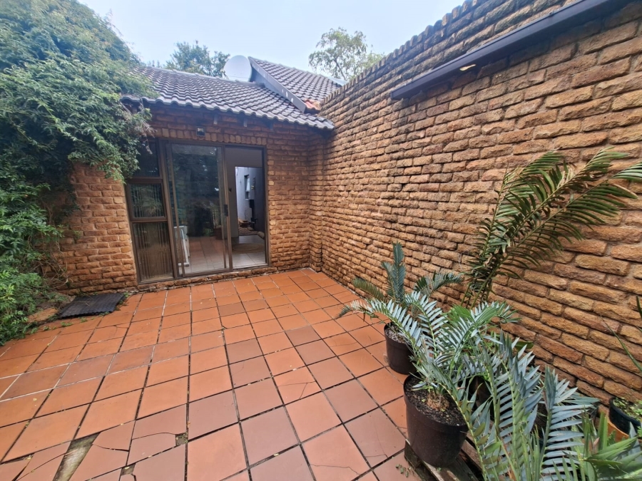 3 Bedroom Property for Sale in Wilro Park Gauteng