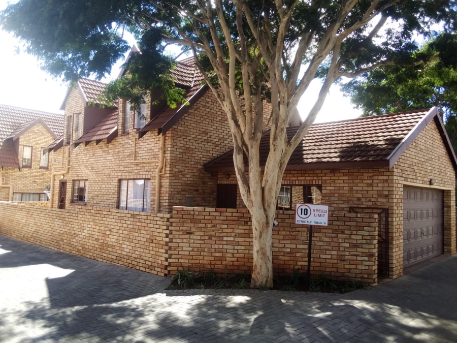 4 Bedroom Property for Sale in Willowbrook Gauteng