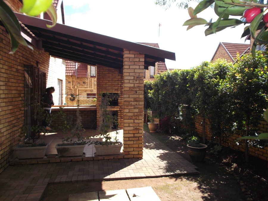 4 Bedroom Property for Sale in Willowbrook Gauteng