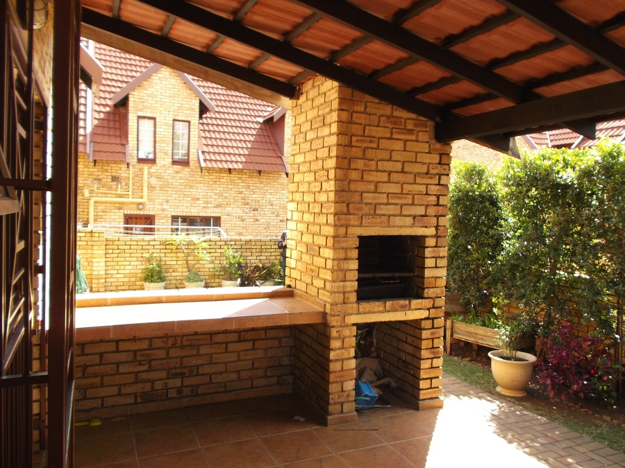 4 Bedroom Property for Sale in Willowbrook Gauteng