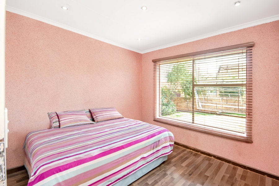 3 Bedroom Property for Sale in Radiokop Gauteng