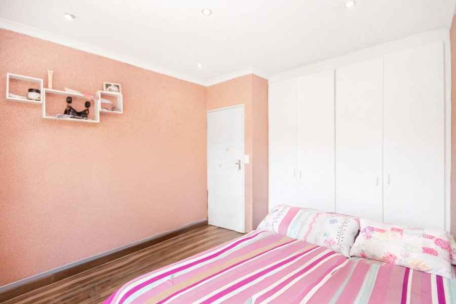 3 Bedroom Property for Sale in Radiokop Gauteng