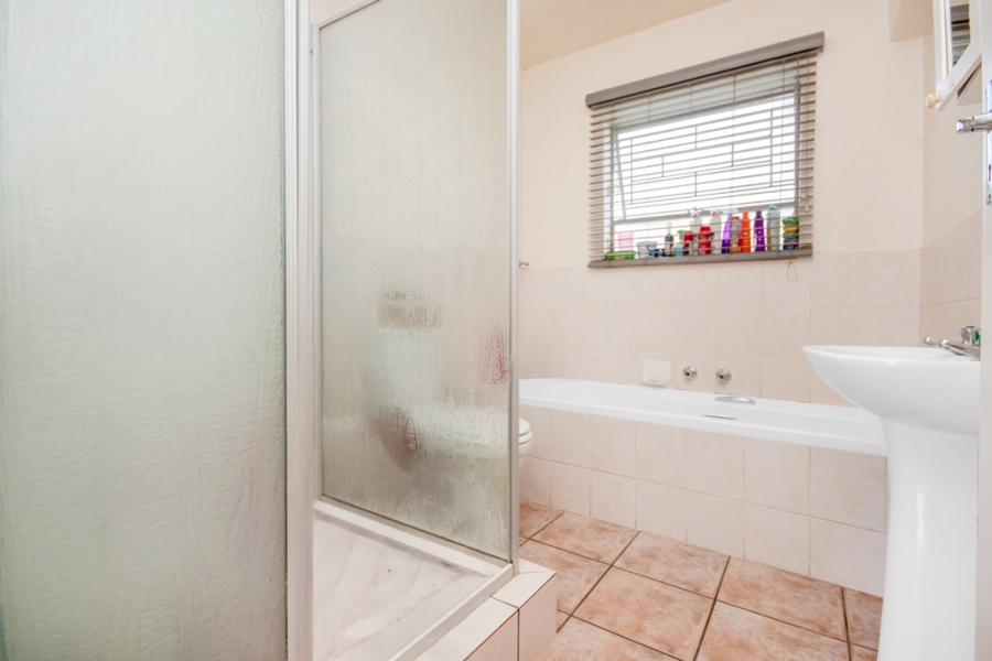 3 Bedroom Property for Sale in Radiokop Gauteng