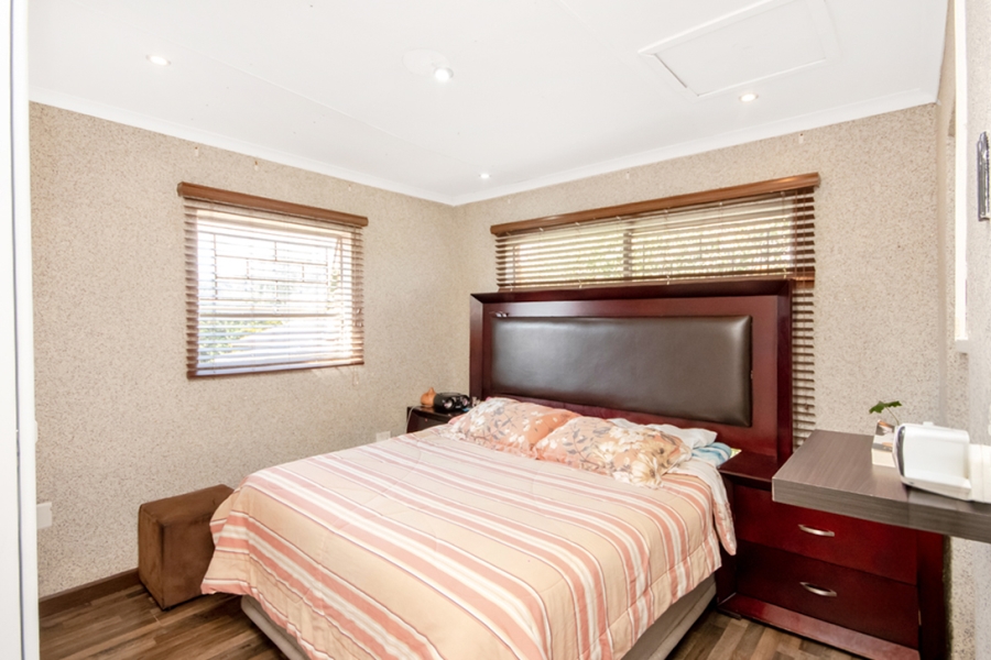 3 Bedroom Property for Sale in Radiokop Gauteng