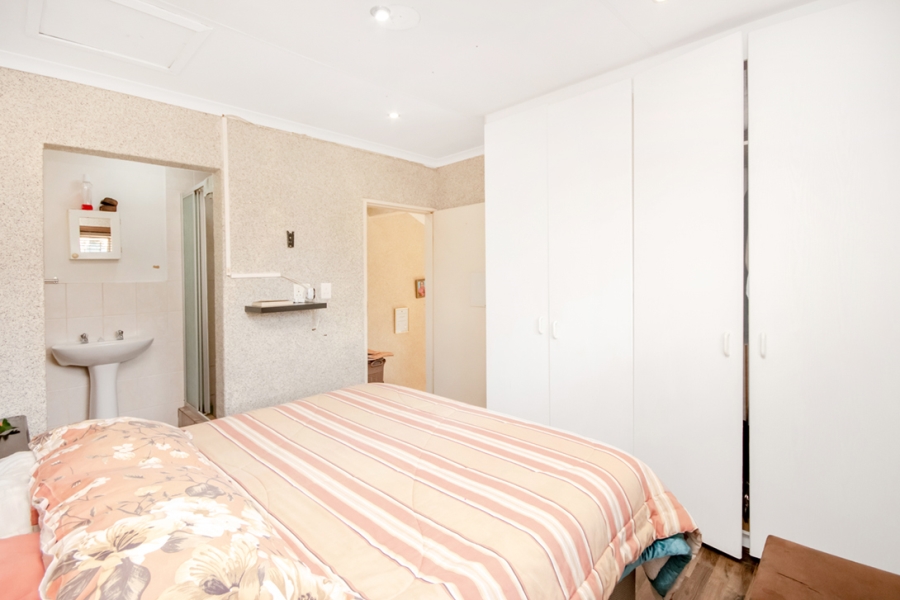 3 Bedroom Property for Sale in Radiokop Gauteng